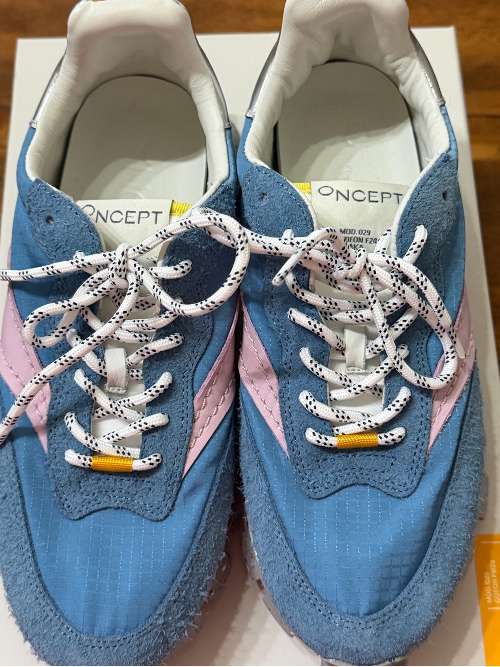 Women’s Blue & Pink Casual Runner Sneakers - Picture 5 of 8